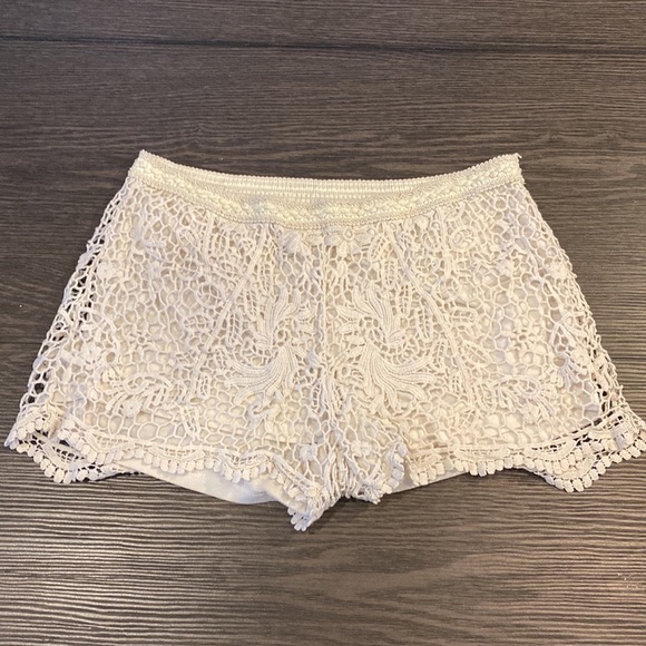 Mossimo Supply Co. lined crochet shorts. Size M. Cream color. - Picture 2 of 10